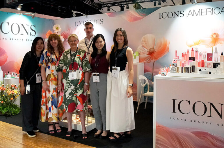 ICONS-attend-MakeUp-in-Paris---Blog-Header