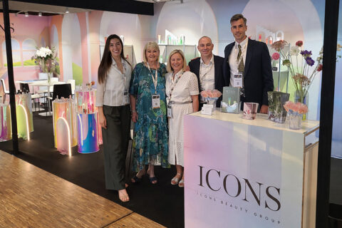 ICONS-Beauty-Group-at-MakeUp-in-Paris
